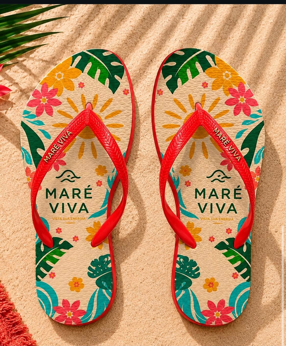 Detalhe do solado e das tiras do chinelo Maré Viva